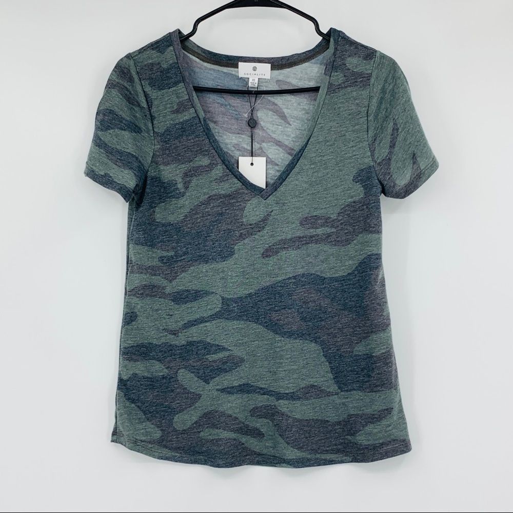 Socialite camo print V-neck T-shirt 8498 NWD XS